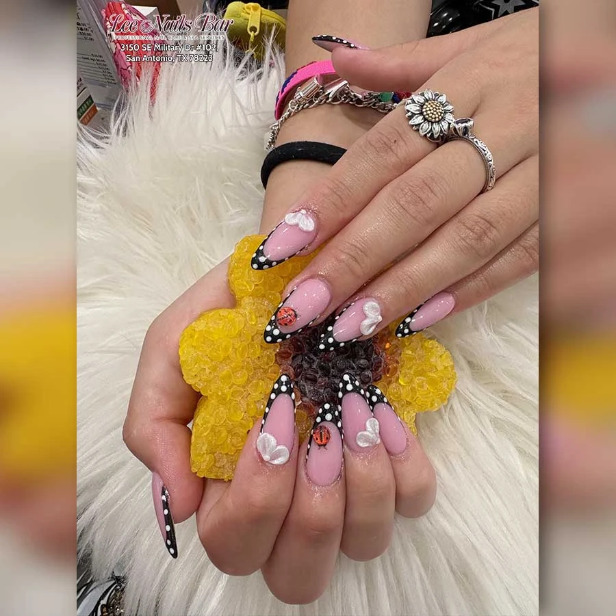 LEE NAILS BAR